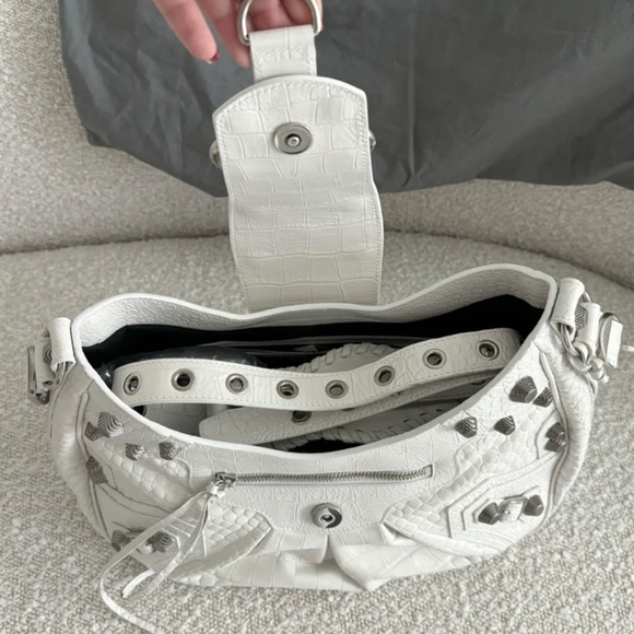 Authentic Balenciaga Extra Supple Calfskin Crocodile Embossed Le Cagole - Picture 9 of 15